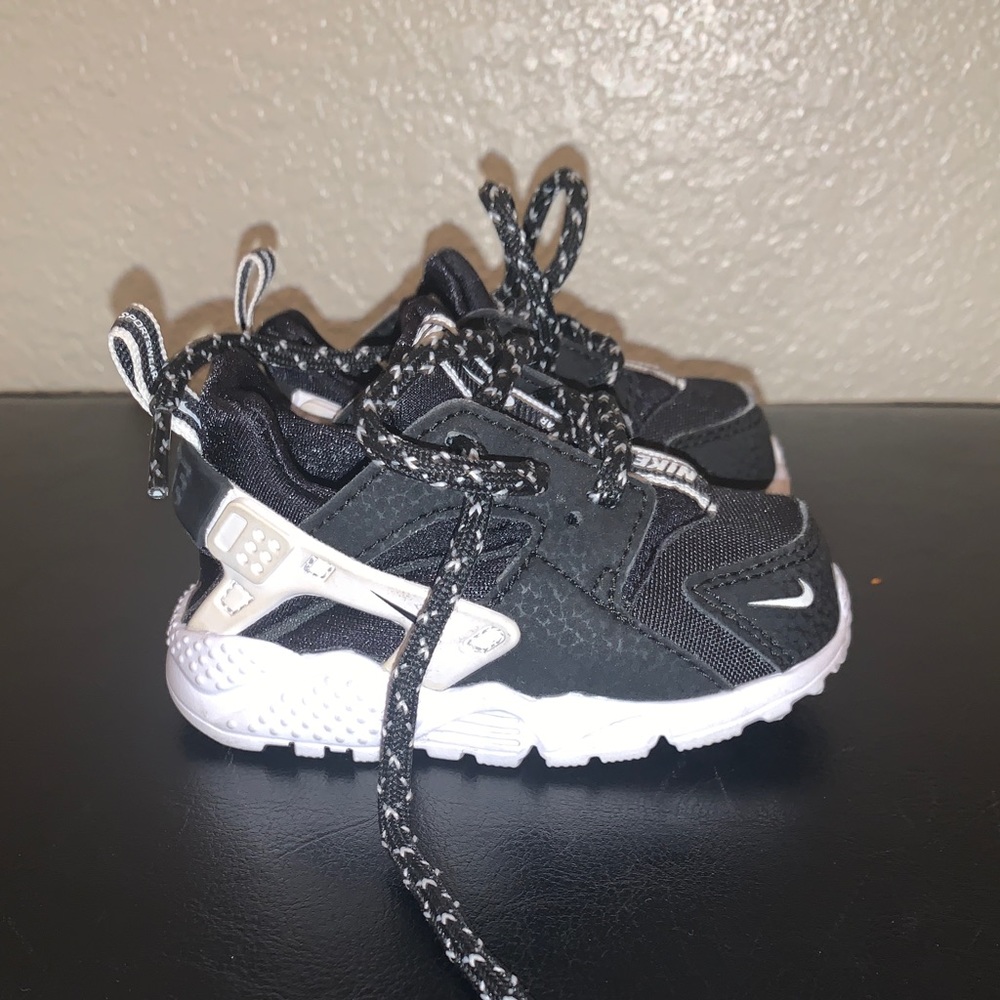 Nike Hyraches